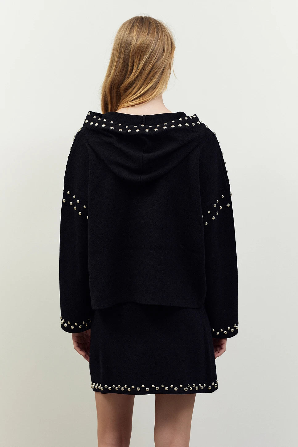 Pull noir à clous & à capuche - BSB