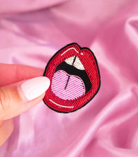 Broche Bouche - Broderie Fait Main Cannetille