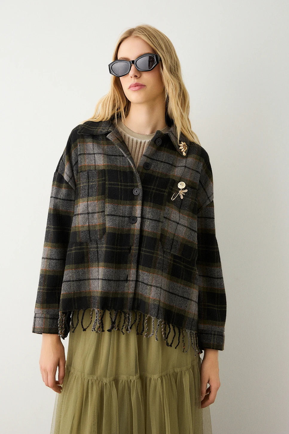 Veste à carreaux et broches bijoux - BSB
