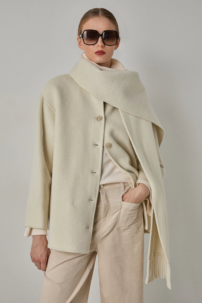 Manteau écru avec écharpe intégrée - BSB