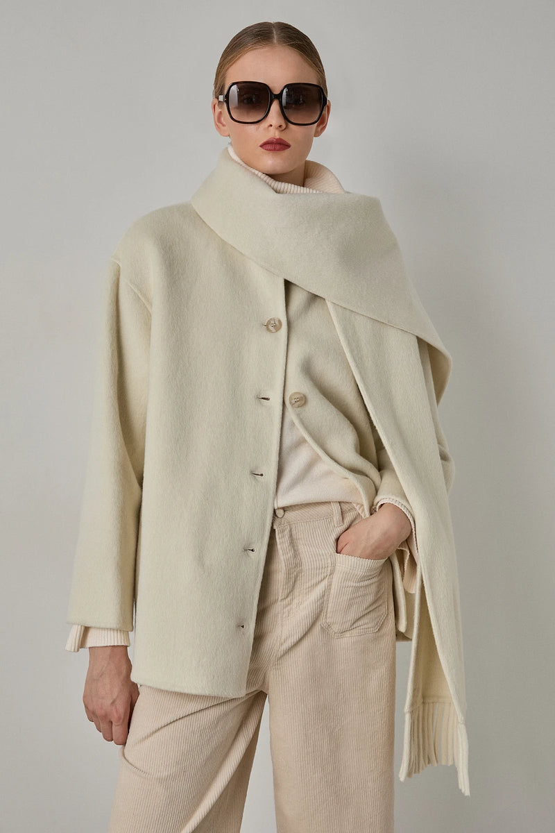 Manteau écru avec écharpe intégrée - BSB