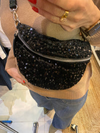 Banane noire en sequins