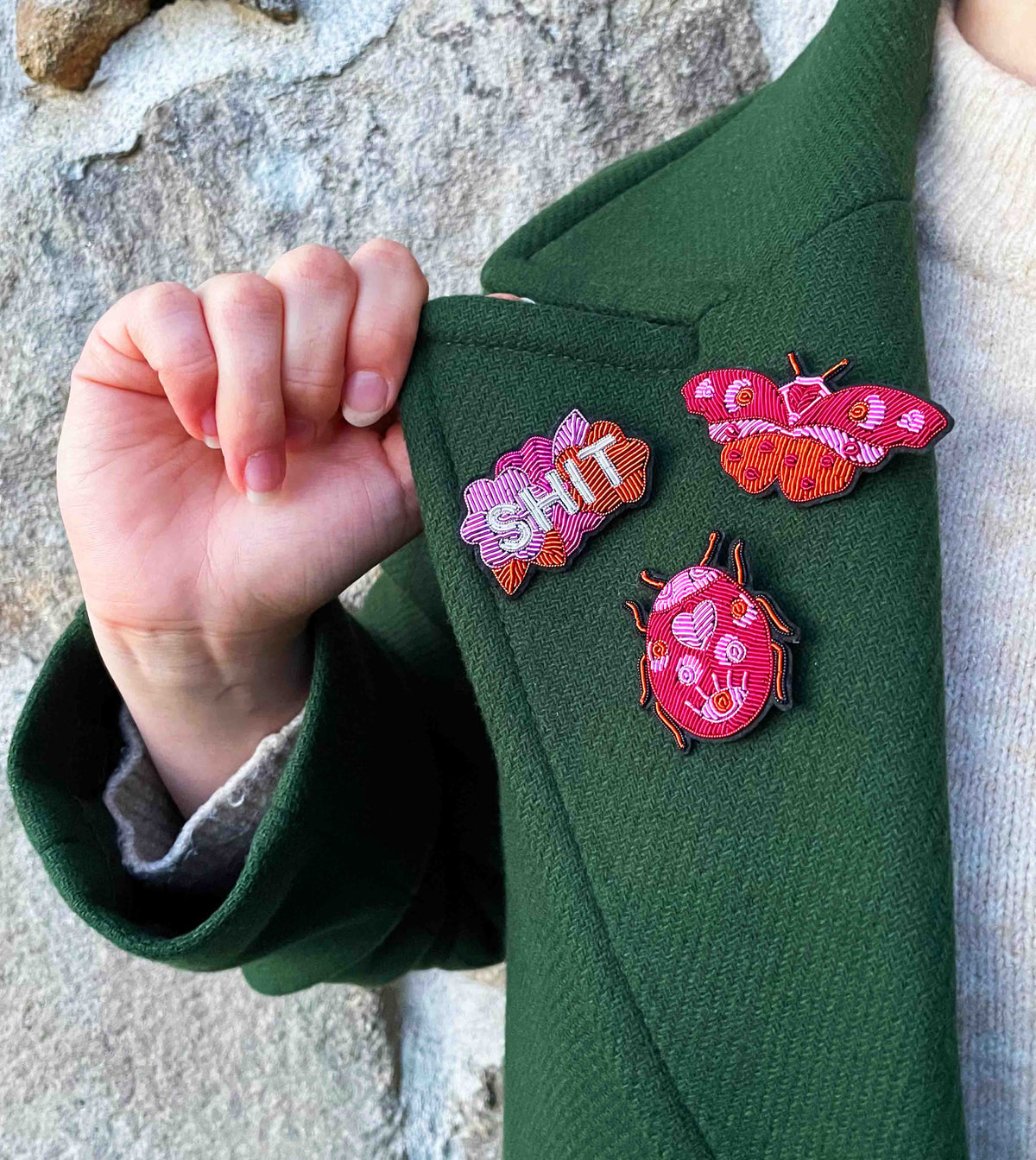 Broche Coccinelle Amour - broderie fait main cannetille