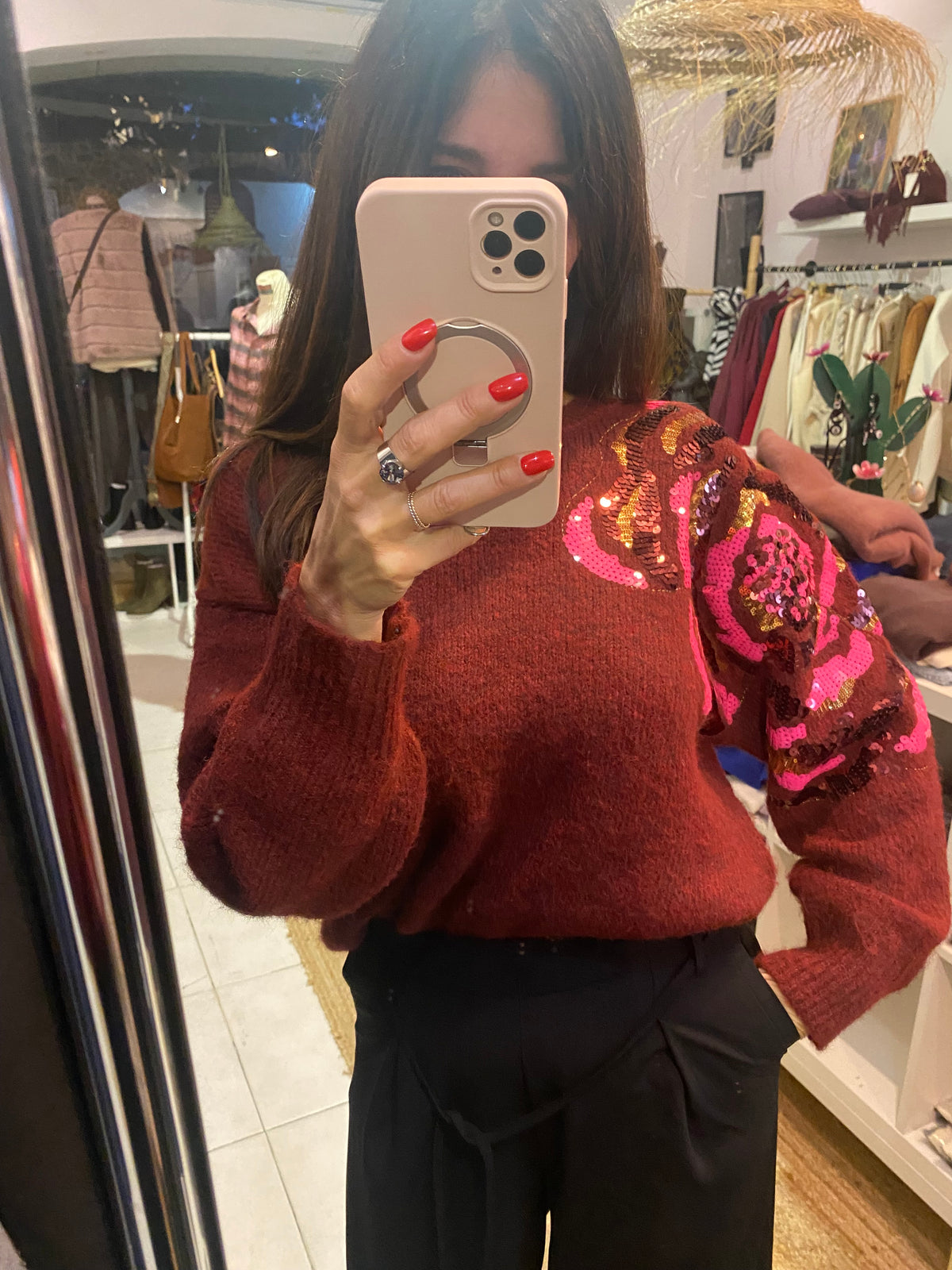 Pull avec fleurs en sequin sur l'épaule - LOU