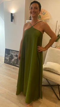 Robe satin bretelles perles multicolores