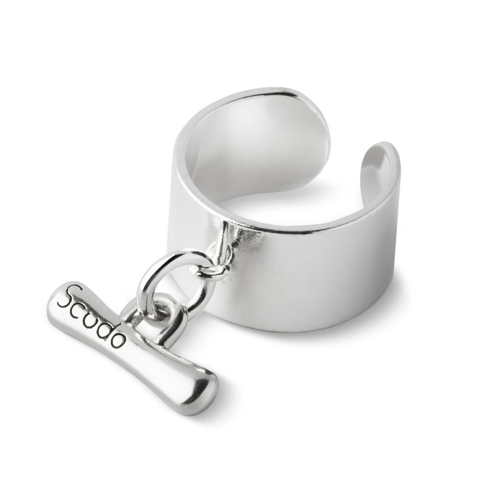 Bague ouverte argentée avec pendentif T – SCUDO