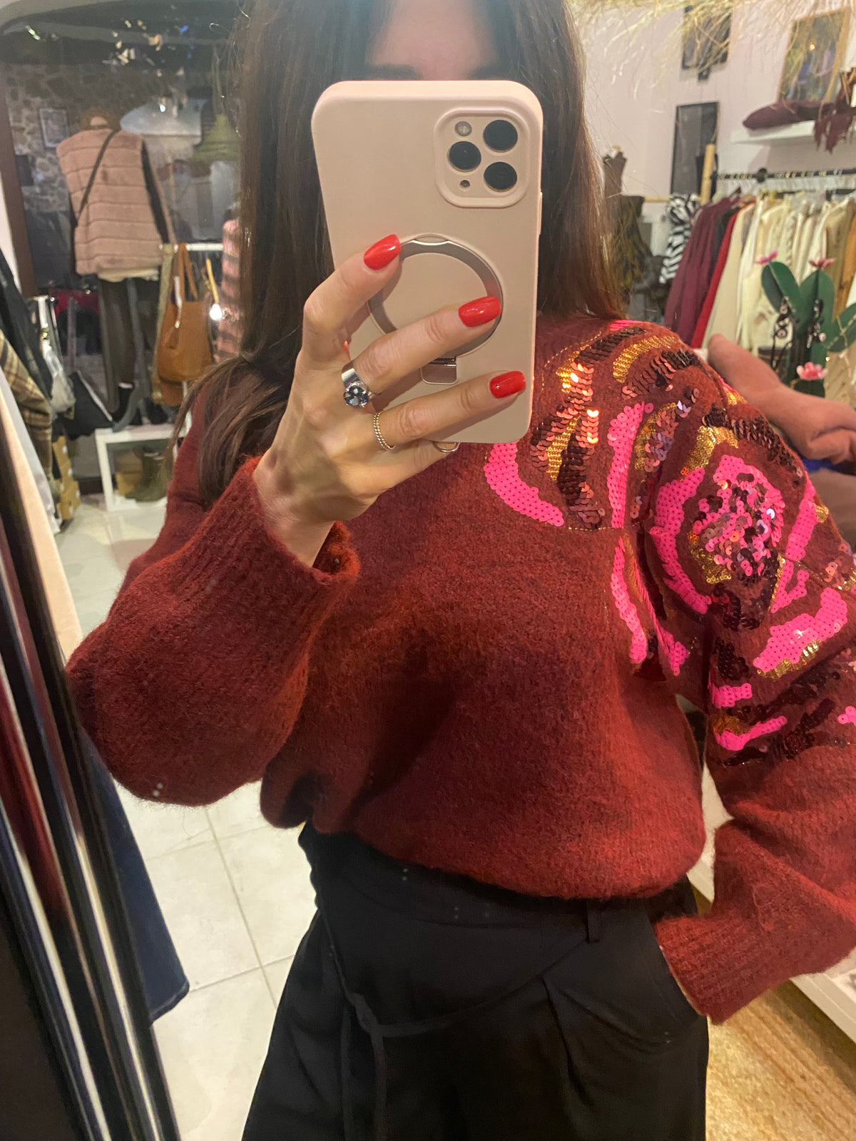 Pull avec fleurs en sequin sur l'épaule - LOU