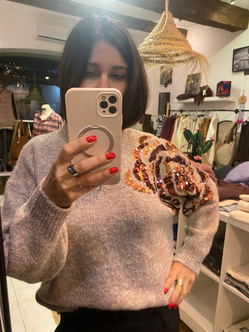 Pull avec fleurs en sequin sur l'épaule - LOU