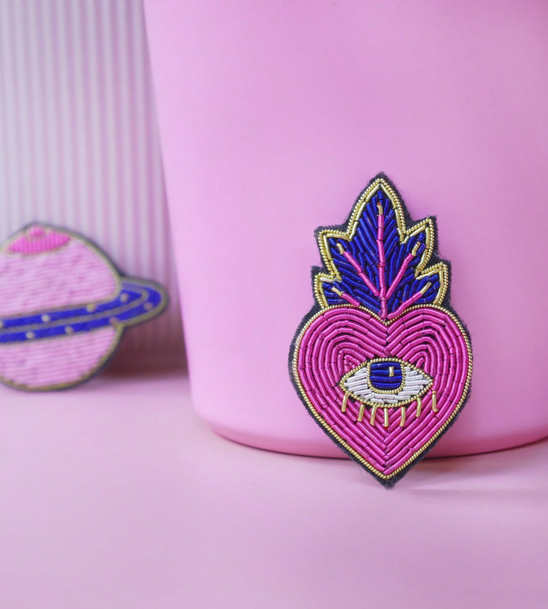 MALICIEUSE - Broche Ex Voto Pink - Broderie Fait Main Cannetille