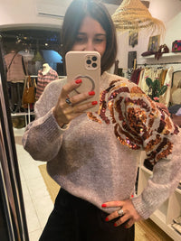 Pull avec fleurs en sequin sur l'épaule - LOU