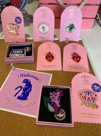 Broche Léo rose