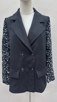 Blazer noir avec manches sequins